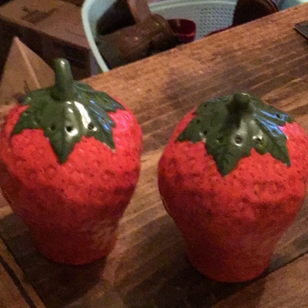 Strawberry salt & pepper shakers